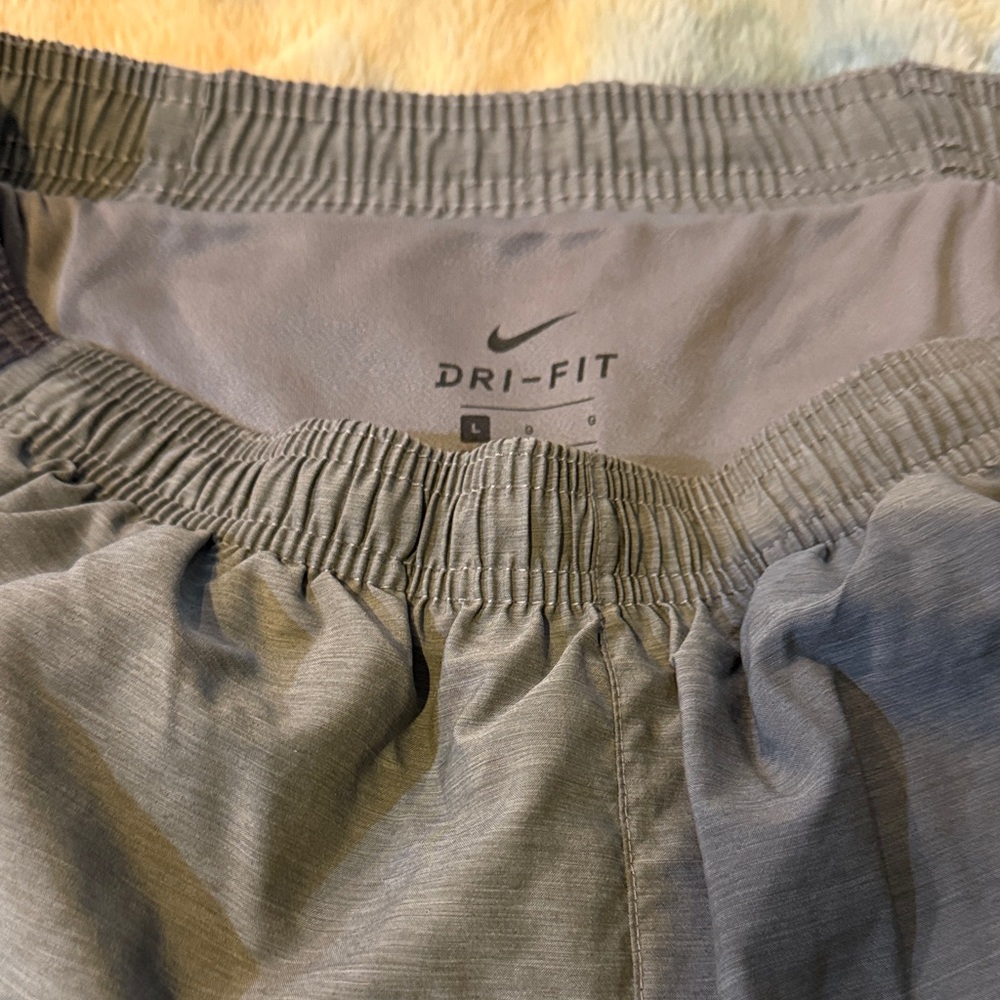 Nike Men's Gray Athletic Shorts